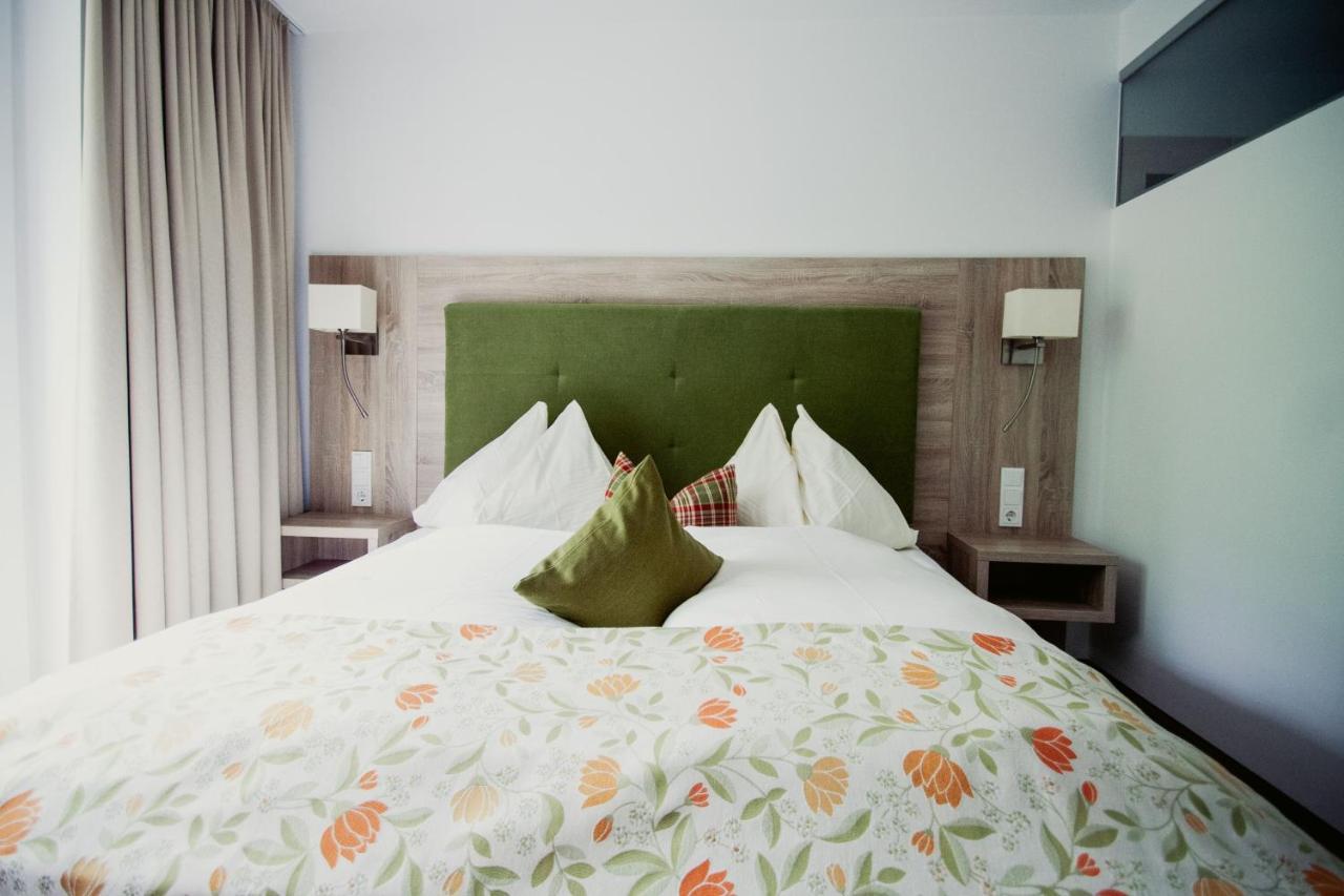 Hotel Aberseehof Санкт Гилген Екстериор снимка