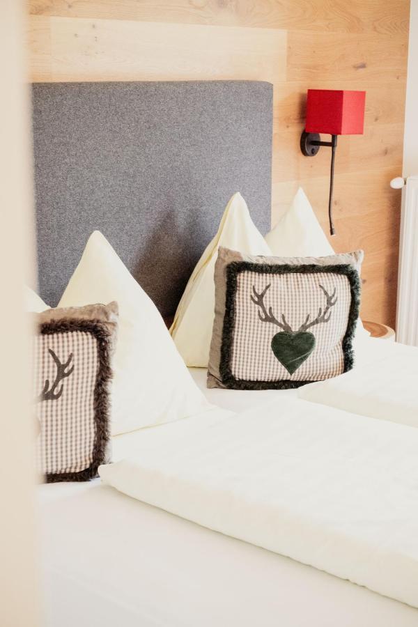 Hotel Aberseehof Санкт Гилген Екстериор снимка